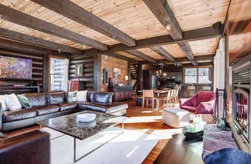 Lac-Superieur Ski Chalet | Dreamy Cozy 5 bedroom Chalet with spa, pool, tennis,lake
