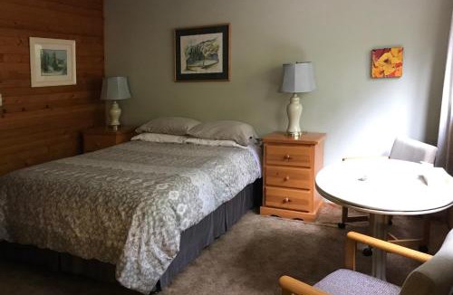 Sturdies Bay Resort | Driftwood Village Cottages