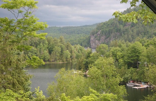 Val-des-Monts Ski Chalet | Eagle Nest Cottage. Waterfront cottage with astonishing views. Summer retreat.