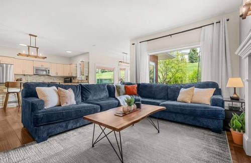 Cochrane House | Eagle`s Nest | Hot Tub | Foosball | Yard | Pets Ok