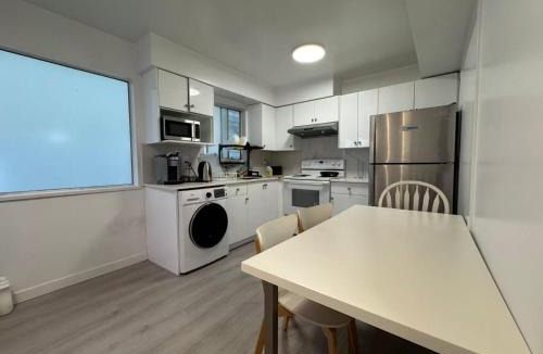 Renfrew-Collingwood House | Earles Guest room in Vancouver East
