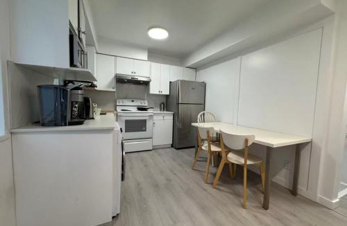 Renfrew-Collingwood House | Earles Guest room in Vancouver East
