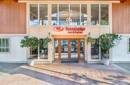 Pemberton Heights Hotel | Econo Lodge Inn & Suites