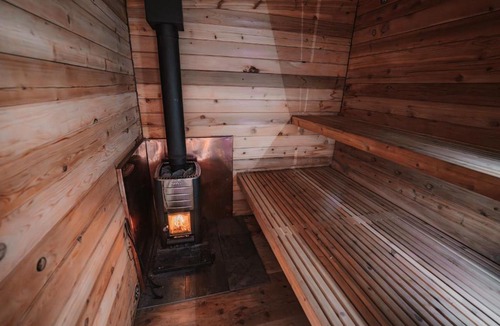 Golden Ski Chalet | Edelweiss Village & Resort – Chalet Haesler Sr