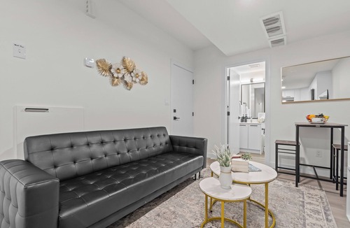 Whyte ave House | Edmonton Whyte Ave Private Basement Suite 😍 Sleeps 4!