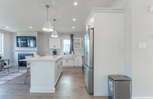Southwold House | Elegant-4BR-retreat-Port Stanley