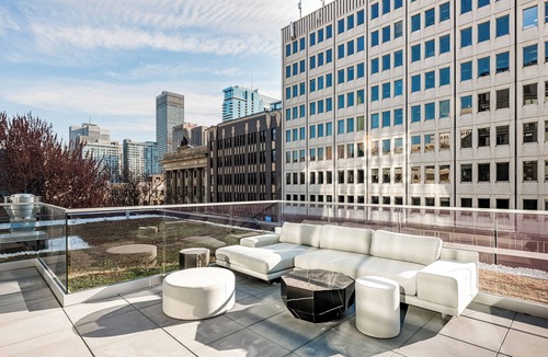 Shaughnessy Village Apartment | Elegant Comfort in Ville-Marie