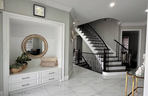 Brampton House | Elegant escape 4BR with POOL TABLE -Airport 20 min