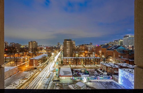 Quartier des Spectacles Apartment | Elegant Montréal Retreat | Free Parking