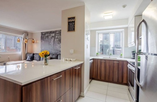 Downtown Montreal Apartment | Elegant Stay in Montréal