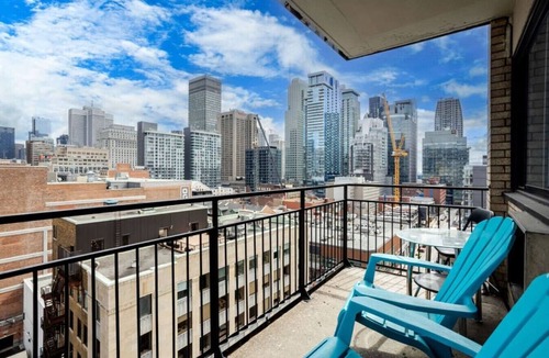 Downtown Montreal Apartment | Elegant Stay in Montréal