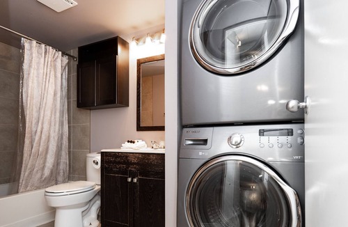 Fort Gary Apartment | Elegantly Designed 2 Bedroom Condo (Parking)