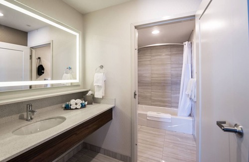Grande Prairie Hotel | Encore Suites by Service Plus Inns