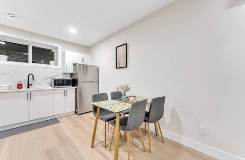 Southeast Edmonton House | Entertainment Suite| FoosBall| Games| Netflix