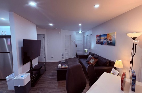 Dollard-des-Ormeaux Condo | Entire Condo|REM·Parking·YUL·Downtown 15 min-Condo entier|REM·Parking·YUL·Centre