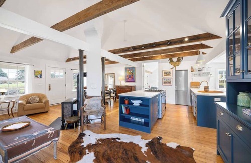 Keene House | Entire Cottage on Equestrian Farm with Zebras