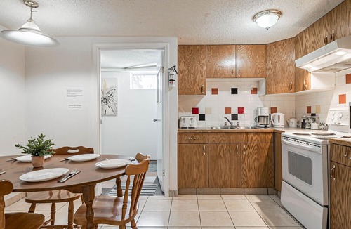 Northwest Calgary House | Entire house, 6 BR/3BA, All Queen Beds, Central location