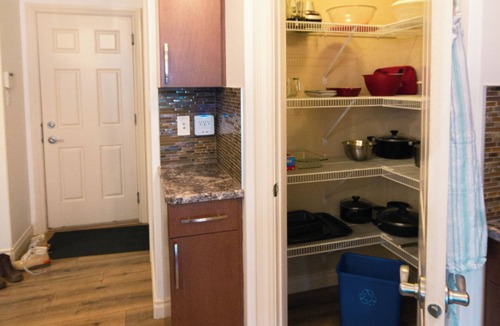 West Edmonton House | Entire Large|3BHome|King Bed| with A/C |Mins to WEM