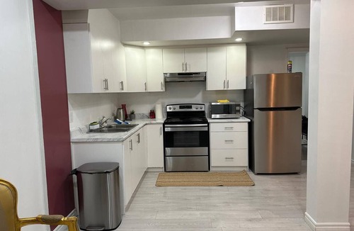 Brampton House | Entire Place - 3BR/2WR