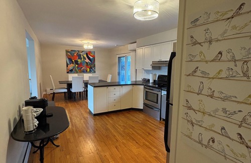 North York House | Entire Spacious cottage style immaculate home
