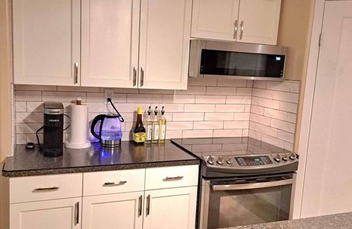 Grande Prairie House | Enya's place,Hot tub,AC,Pet friendly