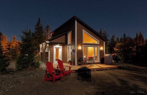 Saint-Paul-de-Montminy Cottage | ESKER NATURE ONE BEDROOM KING SIZE BED WITH PRIVATE SPA