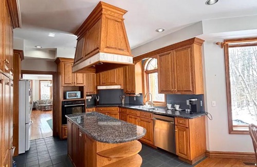 Welland House | Evergreen Cottage 58Acre Farm Retreat w Pond