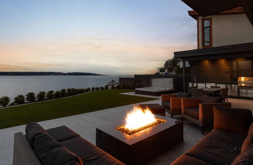 Sidney House | Exceptional Modern 3 bedroom Oceanfront Home