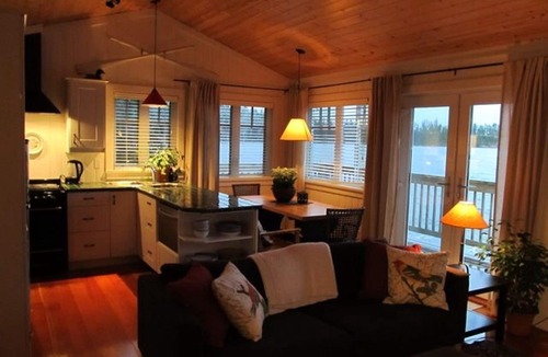 Stillwater Cottage | Exceptional waterfront cottage on Frolander Bay!