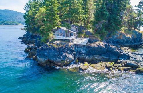 Sunshine Coast Villa | Exclusive Private Island - Pacific Ocean Paradise