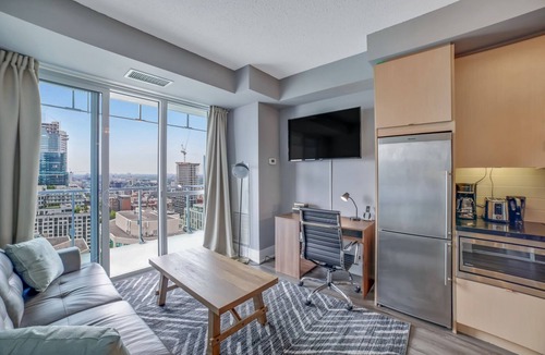 Wellington Place Condo | Executive 1BR at 300 Front St W | Balcony & Lake View
