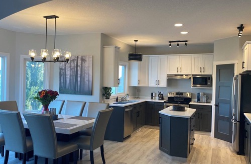 Grande Prairie House | Executive Comfortable Home Close to Highway 40 and Eastlink Centre