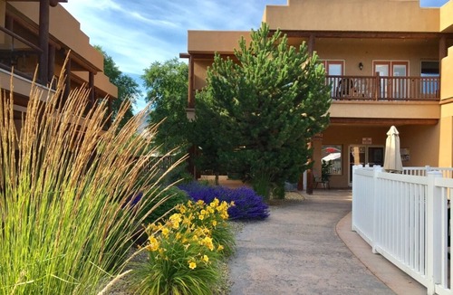 Osoyoos House | Experience a great family vacation at Casa Del Mila Oro !