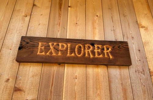 Golden House | Explorer Creekside Cabin - Private Hot Tub