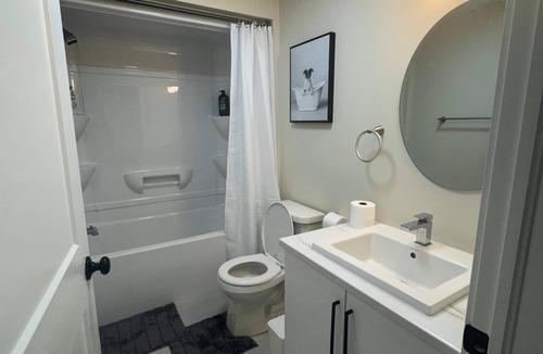 Moncton Apartment | Fabulous 1-bedroom apartment with AC in vibrant Moncton