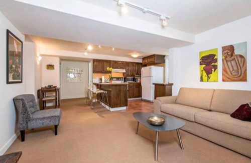 Kitsilano Apartment | Fabulous Beach Side Private Apartment