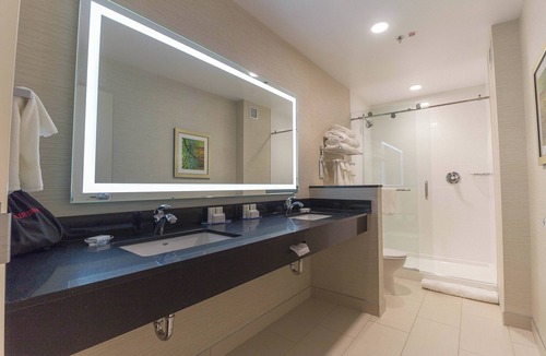 Regina Hotel | Fairfield by Marriott® Regina