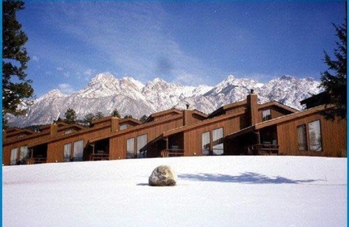 East Kootenay Villa | Fairmont Hot Springs, Sleeps 6, Mountain Side Villa across from Rec Centre
