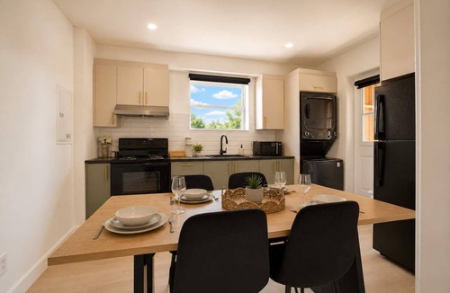 Maizerets Apartment | Familles & Groups | 3 Bedrooms for 8 | A/C | U9