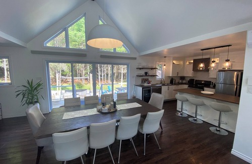 Georgeville Ski Chalet | Family chalet in the woods, rental 31 nights+, sleeps 12