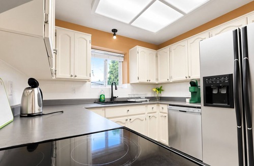 White Rock House | Family-Friendly 2BR Minutes to White Rock Beach！