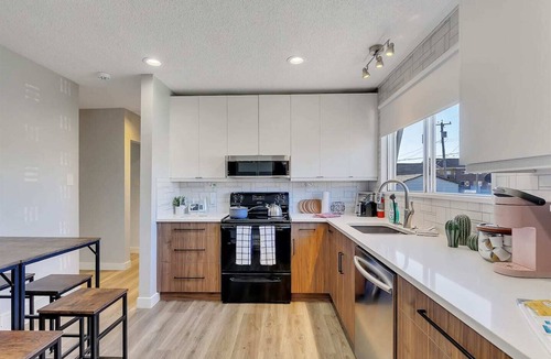 West Edmonton House | Family-friendly comfort near Misericordia Hospital and West Ed Mall