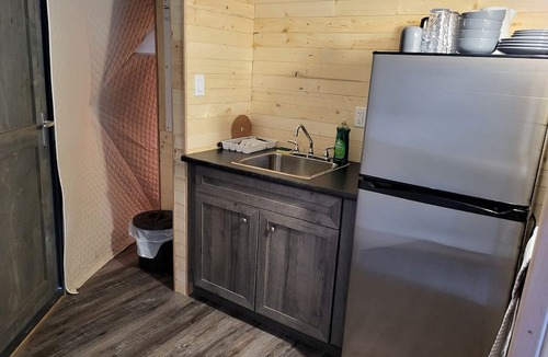 Division No. 3 Cabin | Family-Friendly Dome Perfect for a Cozy and Tranquil Escape in Alberta