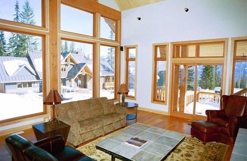 Golden House | Family Friendly Luxury 3500sft 5b/5b at Kicking Horse Resort
