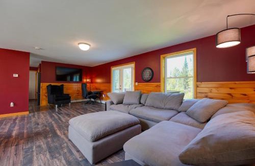 Dexter House | Family Friendly! Quiet Dexter Getaway w/Hot Tub