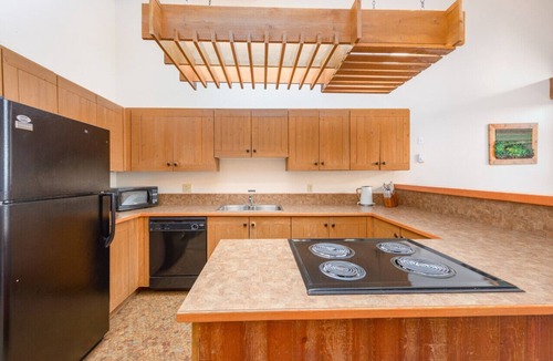Big White Ski Resort Condo | Family-Friendly Ski-in/Ski-out Condo