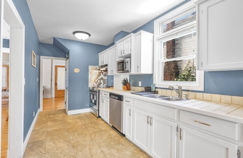 Niagara Falls House | Family Home Close to the Falls, Sauna - Hot Tube - Pool