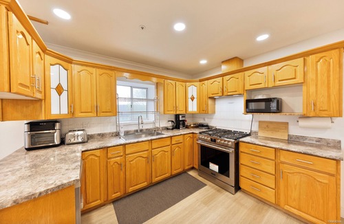 Sunset House | Family Retreat sleeps 12/Near YVR Airport/Downtown/Bright & Spacious 2000 SF