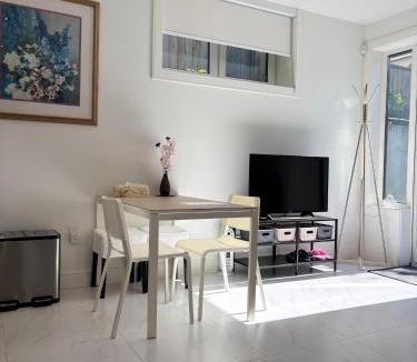 West Point Grey House | Fancy Family Suite with Parking near UBC