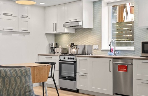 Grandview-Woodland Condo | Fantastic EastVan Ground Level Suite Near Downtown